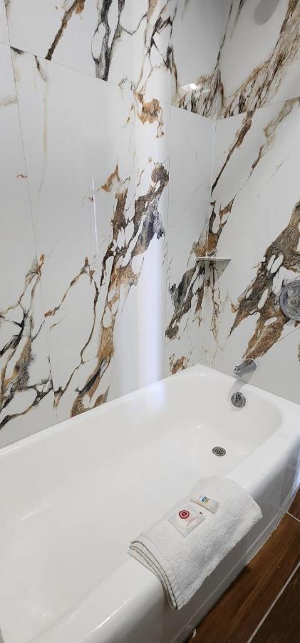 Town House 2*